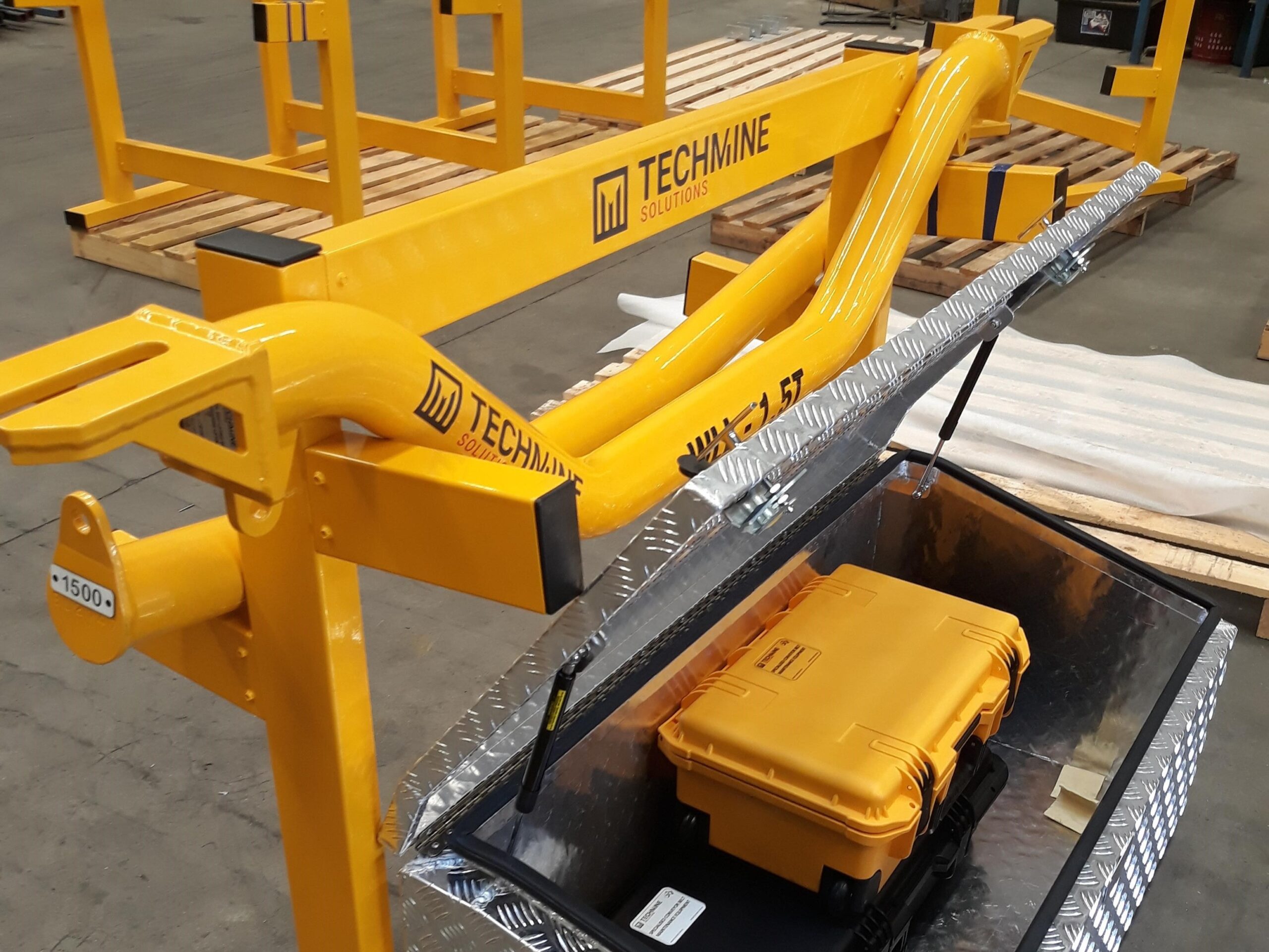 Why Doesn’t A Conveyor Belt Lifter Demand The Same Respect As A Car Jack Does For A Car? thumbnail