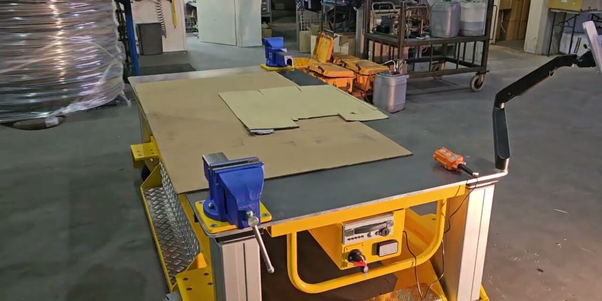 Adjustable Work Bench