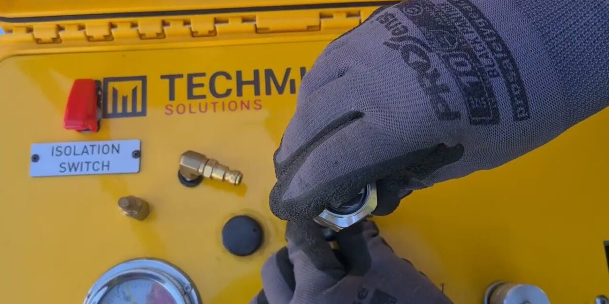 Techmine Hydraulic Pump OIL Level Inspection
